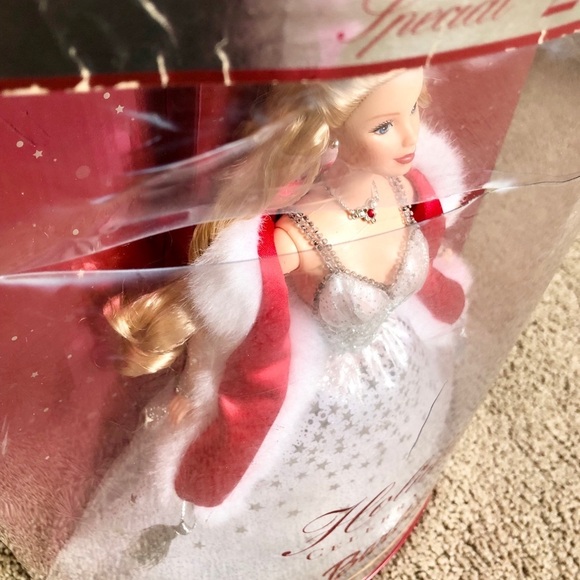 Mattel Holiday Celebration Barbie 2001 Special Edition Collectible Barbie - Picture 8 of 16